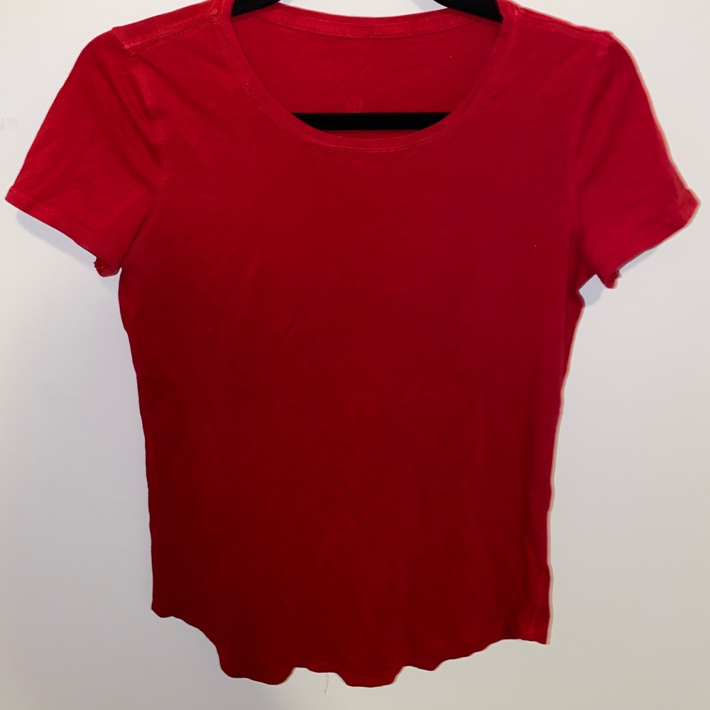 Lululemon tshirt
